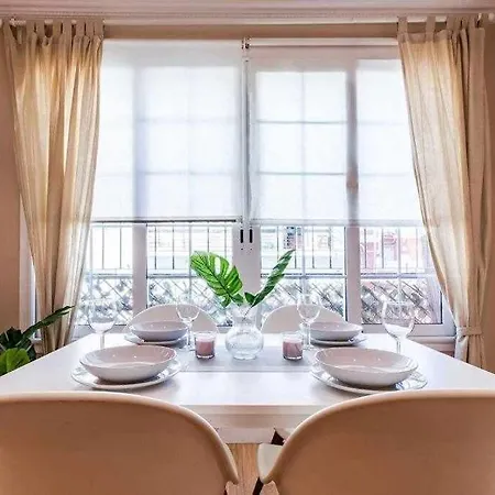 Apartamento 3 En Estadio Del Sevilla, 8 Plazas Y M Sevilha